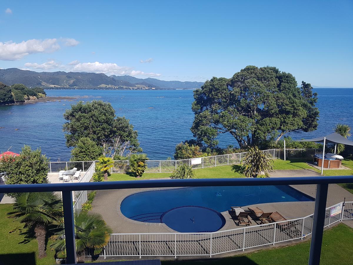 Te Kaha Beach Hotel 외부 사진