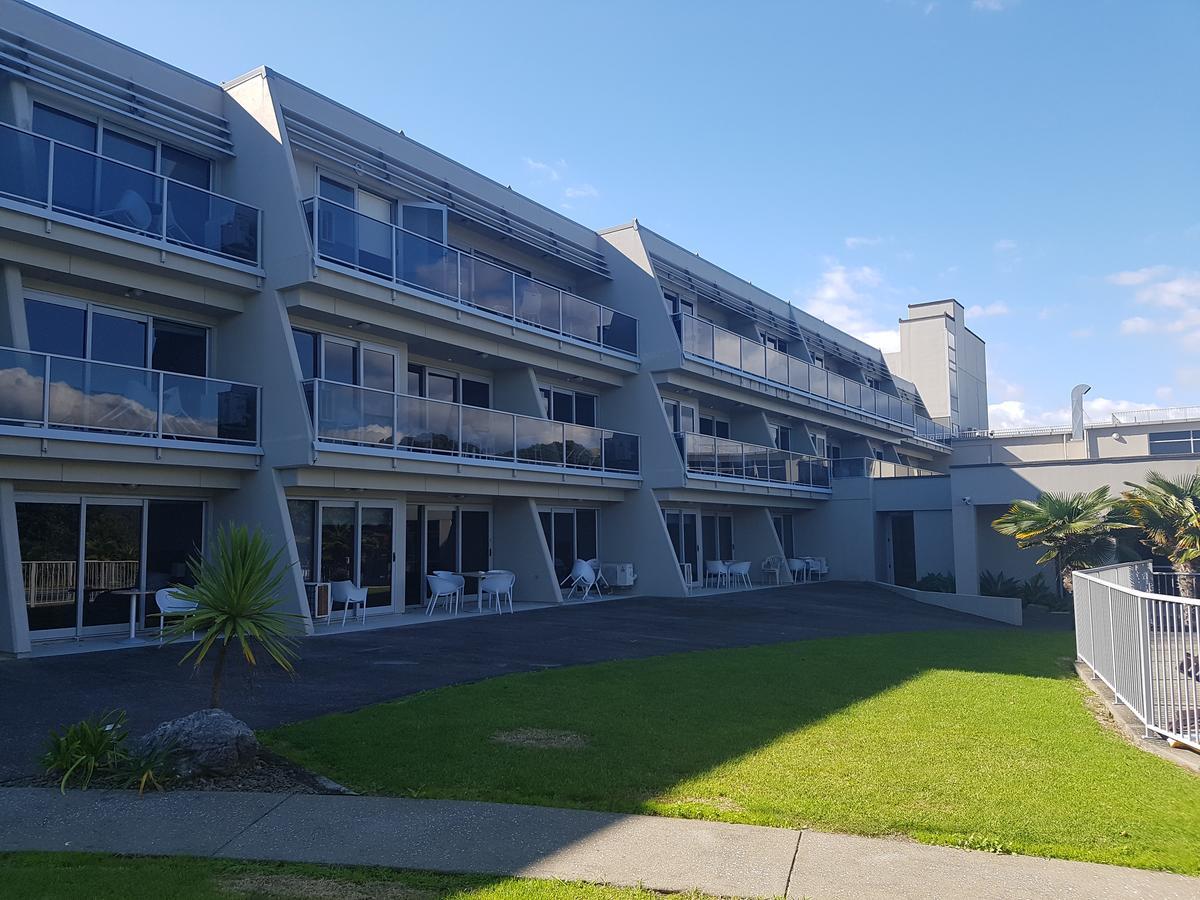 Te Kaha Beach Hotel 외부 사진
