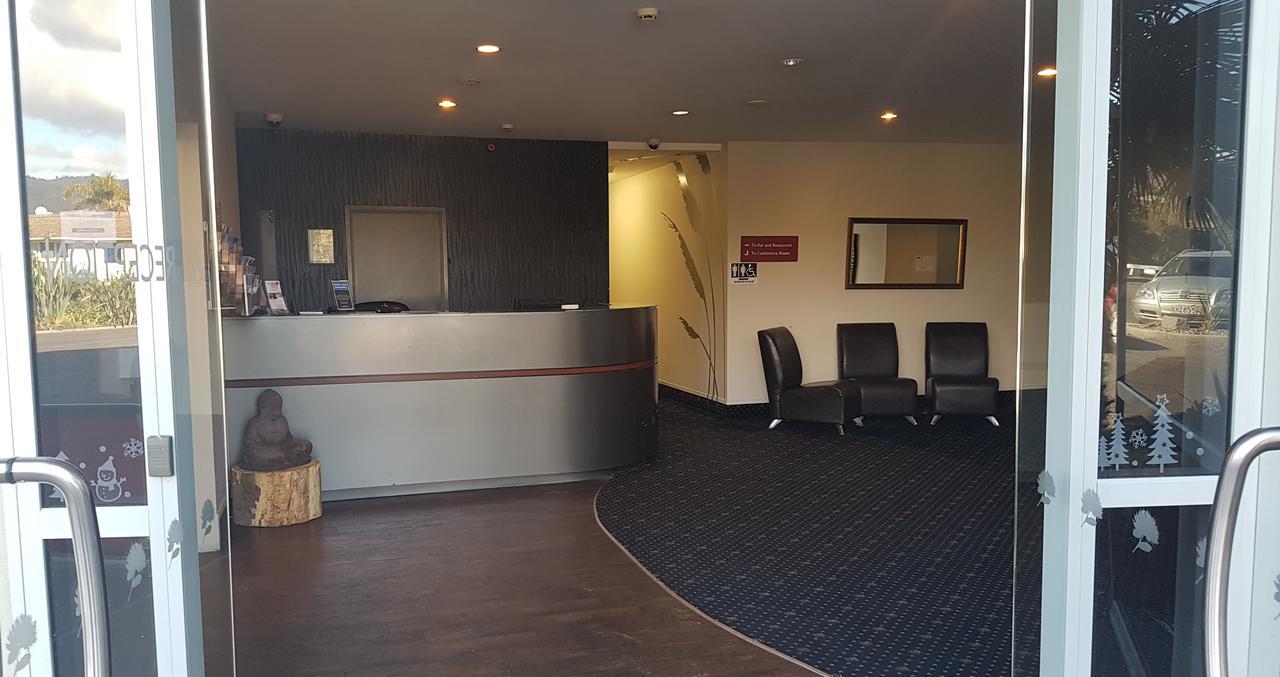 Te Kaha Beach Hotel 외부 사진