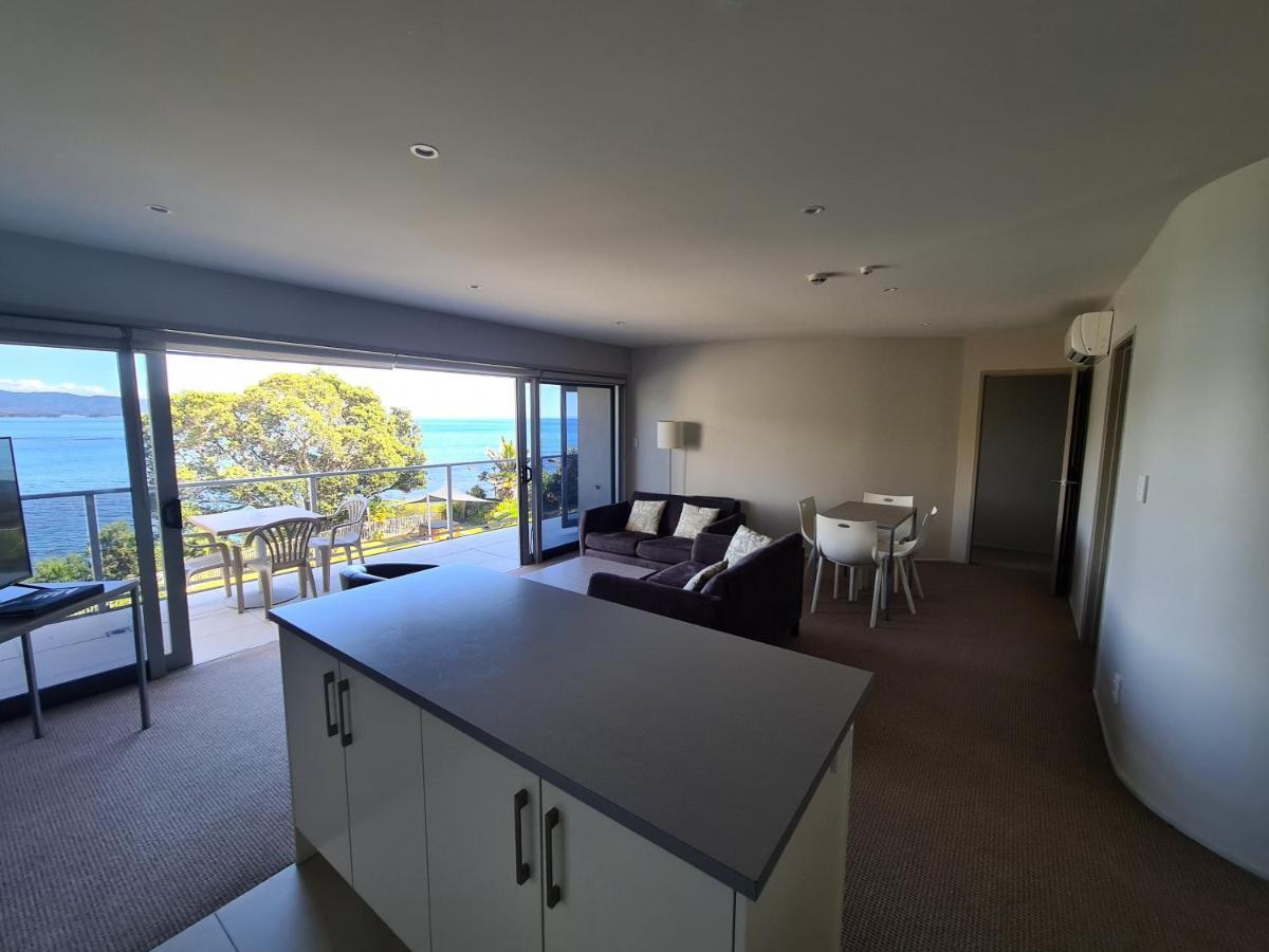 Te Kaha Beach Hotel 외부 사진