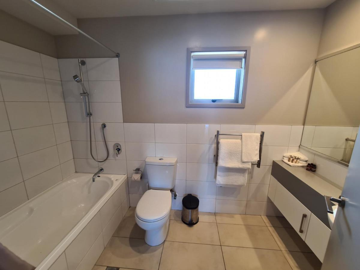 Te Kaha Beach Hotel 외부 사진