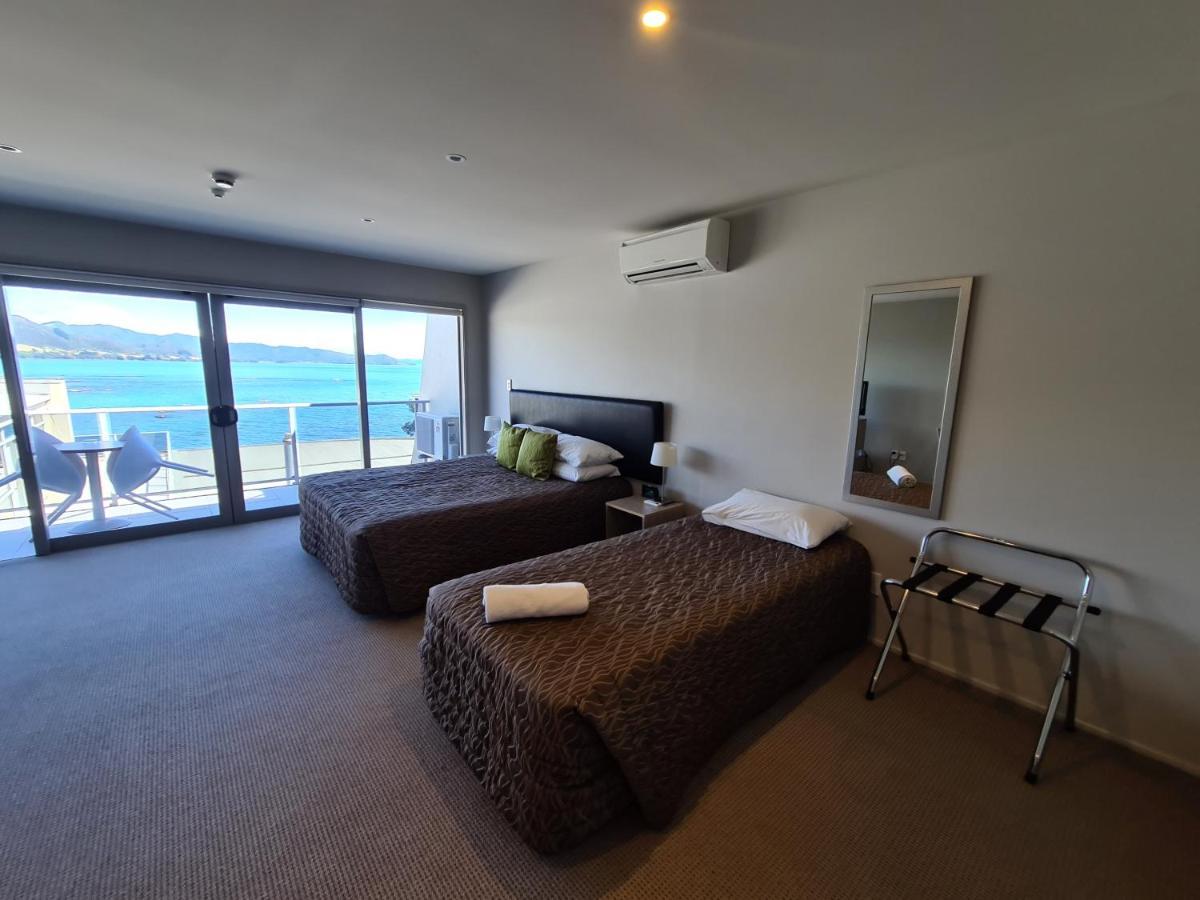 Te Kaha Beach Hotel 외부 사진