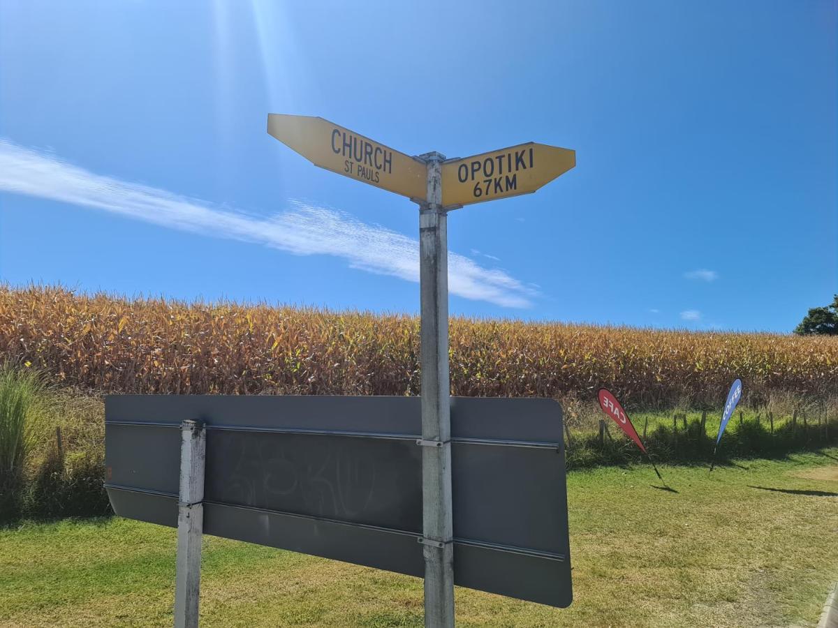 Te Kaha Beach Hotel 외부 사진