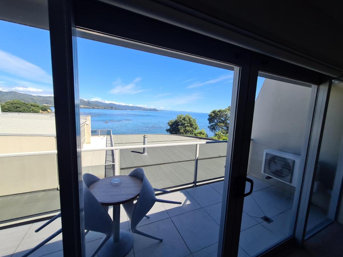 Te Kaha Beach Hotel 외부 사진